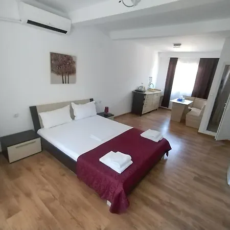 Casa ștefan Gazde/Camere de închiriat