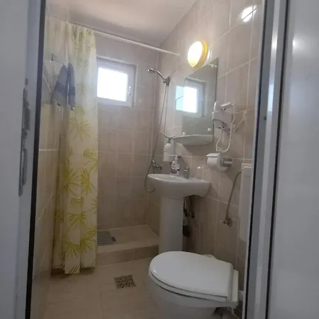 Casa ștefan Gazde/Camere de închiriat 2 Mai